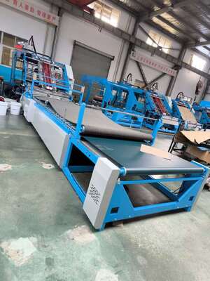 Machine de laminage automatique à flûte pour la lamination de carton ondulé à volume élevé et la production de litho-laminage