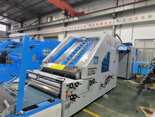 Machine de contrecollage de cannelures automatique 5 plis haute vitesse à servomoteur avec une vitesse de 160 mètres/minute et un contrôle par servomoteur