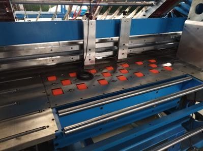 Machine de laminage à flûte à haute vitesse à 5 plis, dispositif de mesure automatique de l'épaisseur inclus