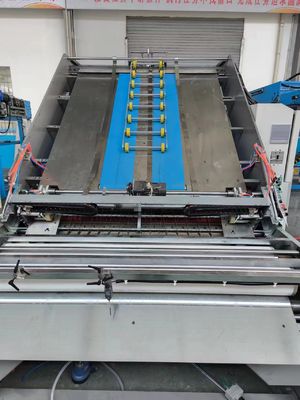 Gfs 200m/min Machine de laminage à flûte à grande vitesse avec alimentation superposée et contrôle servo pour la carte