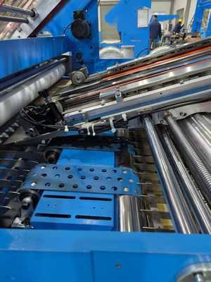 Machine de laminage à grande vitesse de feuille à feuille pour papier ondulé avec correction automatique et contrôle servo à 160 m/min