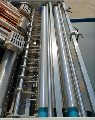 Machine de contrecollage automatique pour flûte, assurant un contrecollage précis du carton ondulé et une efficacité de production accrue