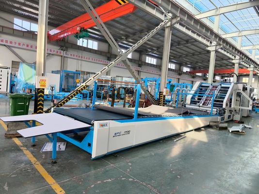 Machine de laminage à grande vitesse de feuille à feuille pour papier ondulé avec contrôle servo et correction automatique à 150 m/min