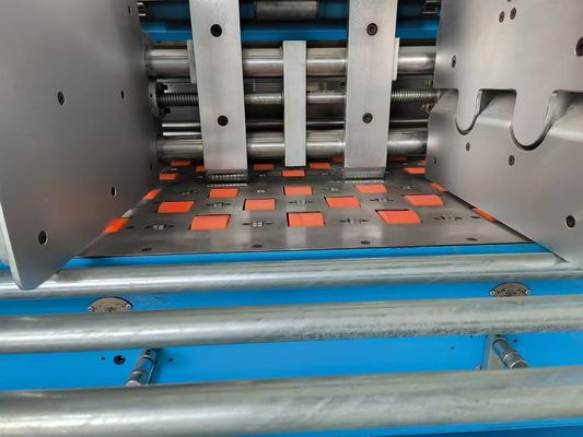 GFS 200m/min Machine de laminage à flûte à grande vitesse Appareil d'alimentation et de commande servo pour la carte courbée ondulée