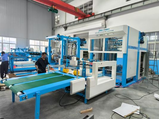 Système avancé d'empilage et de laminage à la flûte avec machine d'empilage automatique pour la production de carton ondulé