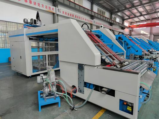 Plastifieuse automatique à cannelures conçue pour prendre en charge les tâches de stratification de carton ondulé et de stratification litho à grande vitesse