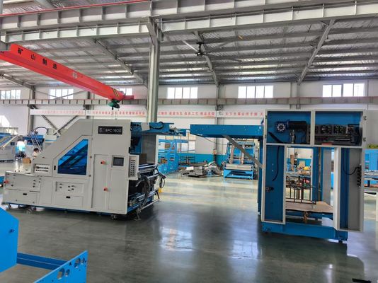 Machine de laminage de feuille à feuille de haute précision pour papier ondulé avec contrôle et correction automatique par servo