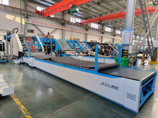 Machine de plastification feuille à feuille pour la production de produits en papier ondulé laminé de 2 couches à 7 plis avec servocommande