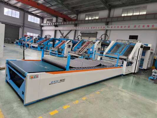 Machine de laminage à flûte à grande vitesse offrant des options d'alimentation de feuille flexibles et un contrôle numérique de la colle pour la lamination ondulée